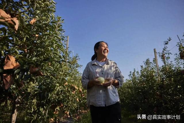 在山东，靠直播带货上牌桌的女人们