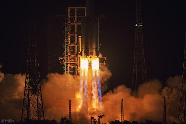 挑战SpaceX垄断地位，中国试射首枚可重复使用的重型火箭