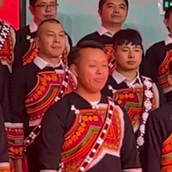 会传染的笑攻略（那些严肃场合憋笑的搞笑场面）