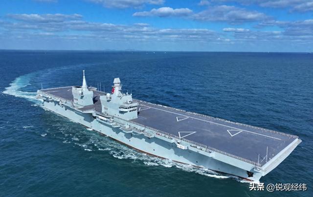 076有多强悍！电磁弹射+隐形无人机，根本无需垂直起降战斗机