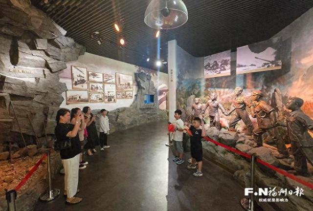 福建省革命历史纪念馆迎参观热潮