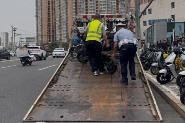 今天，北京上路突击抽查电动自行车！后续将对相关门店追责