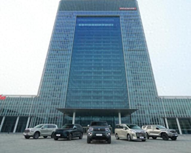 不是地产疯了，是长城疯得够稳！长城怎么啥都造？