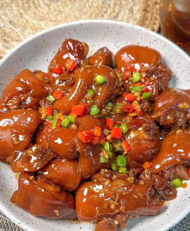 自己做饭，干净好吃又下饭，普通的饭菜，拿来招待客人也倍有面子