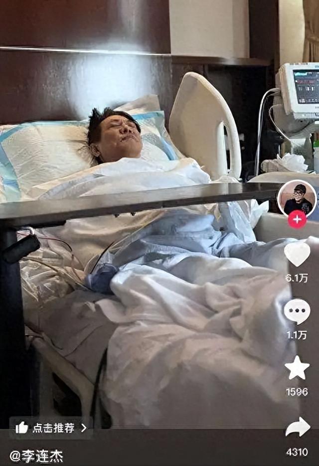同样是李连杰的女人，64岁黄秋燕和63岁利智对比，简直天差地别