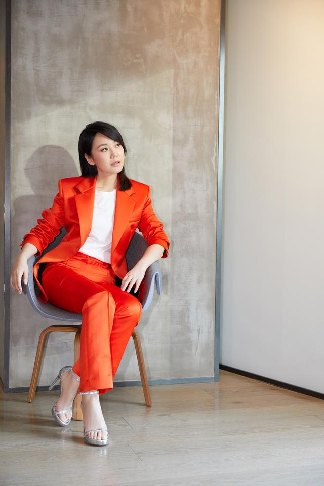 女明星，闫妮的美脚