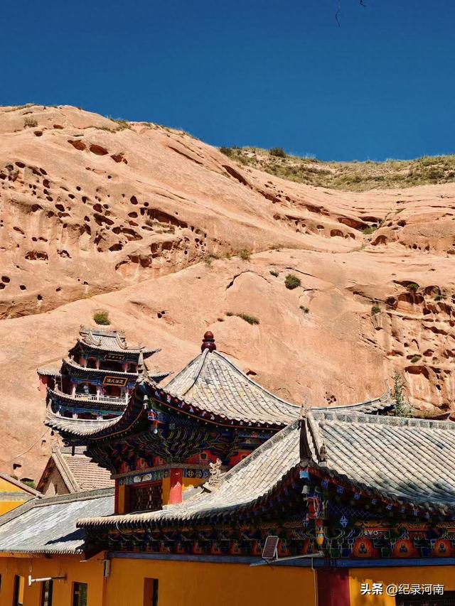 在甘肃张掖，有一被时光“雪藏”被大众低估的宝藏景点——马蹄寺