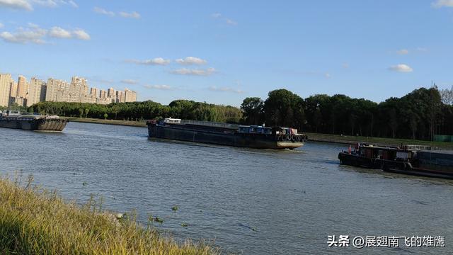 《我家住在吴淞江畔旁》