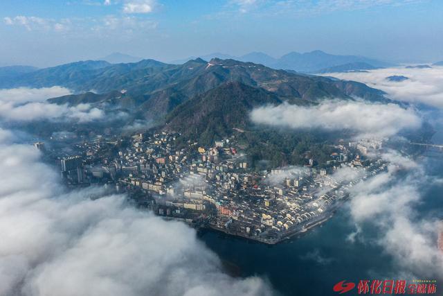 图说 | 云雾里的洪江古商城与嵩云山