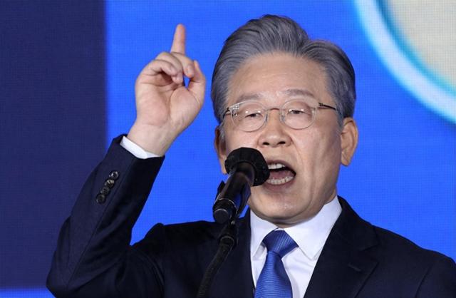 坚决不妥协，特朗普关税施压没用？关键时刻，美逼迫韩国“协防台海”，李在明早已给出答案