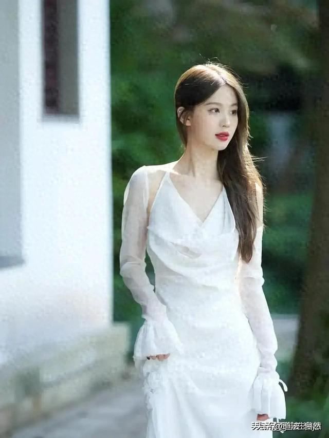 贵州一校花,仙姿玉色172cm身段45kg,美得太犯规,让人移不开眼