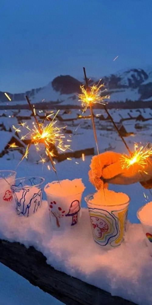 你不再需要靠外界的喧嚣来填补内心,而是开始构建自己的精神王国