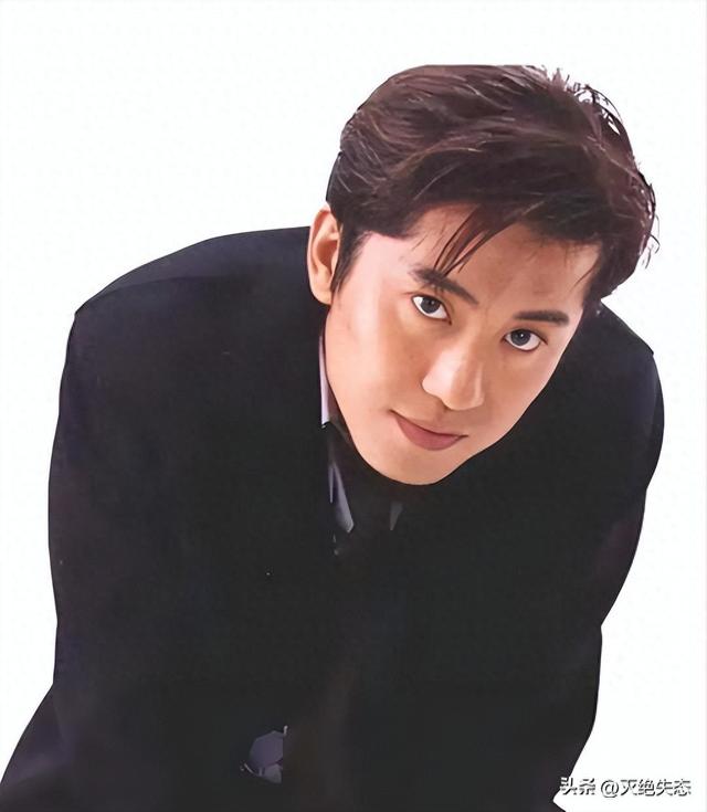 他8次上春晚	，作死被捕入狱，今54岁无人问津，老搭档也断了联系