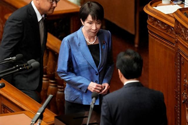 高市早苗结局已定？忍了38天后	，中国对日本发出第一道制裁令！