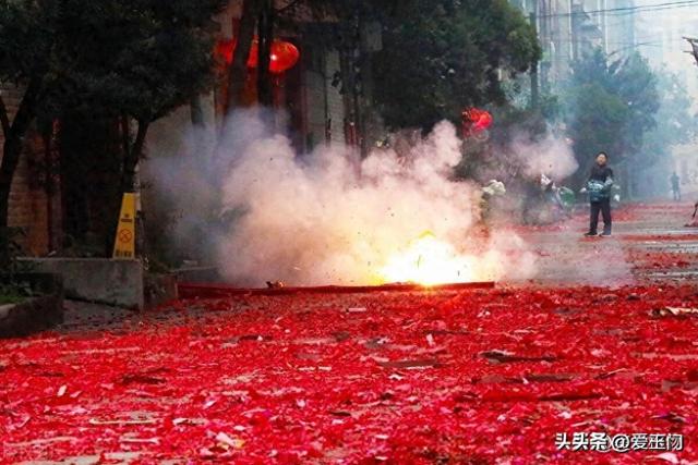 过年什么时候贴对联（2025年贴春联2个最佳时间）