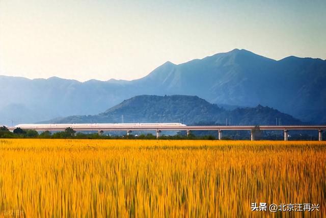 阿坝通高铁了？半天成都到九寨黄龙，终于不再是梦