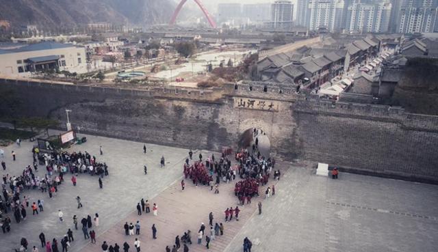 俄罗斯与蒙古国600余名青少年齐聚张家口 大境门研学共叙友谊