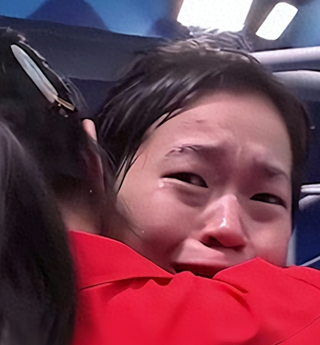 远离造神陷阱！全红婵带伤去滑雪，没想到令人担心的事还是发生了