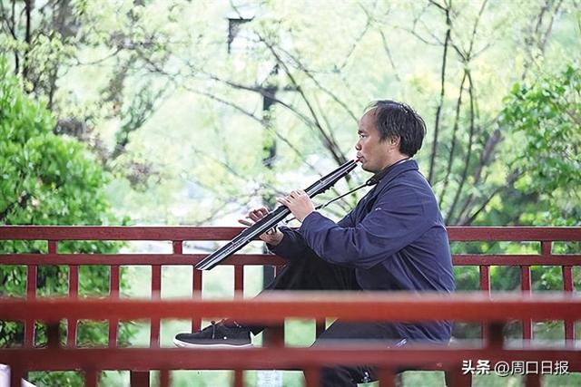 亭中传秋籁