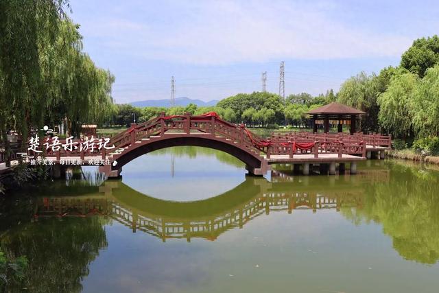 浙江宁波这个古村不靠山，却有浓郁的江南水乡意境，成为休闲胜地