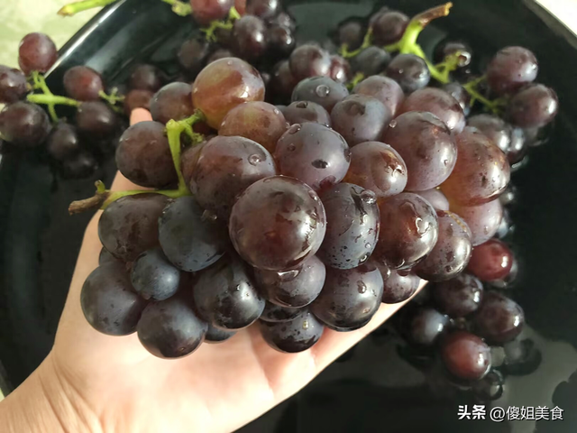 立秋后遇到这水果抓紧囤，一次买20斤晒干囤起来，营养解馋特省事