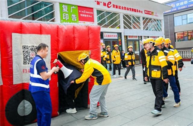 外卖骑手变身安全“移动哨兵” 美团联合长沙消防开展安全日活动