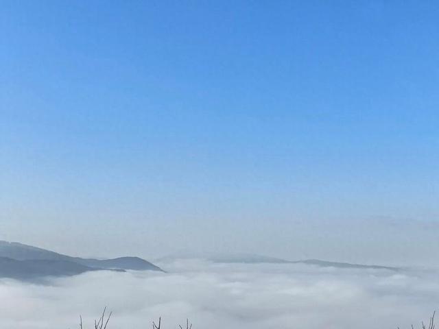 冬日雾色里的禄劝：一半仙境，一半人间