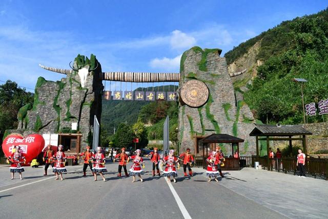 国庆打卡必选！湖北通城古瑶村沉浸式演绎引爆文旅热潮