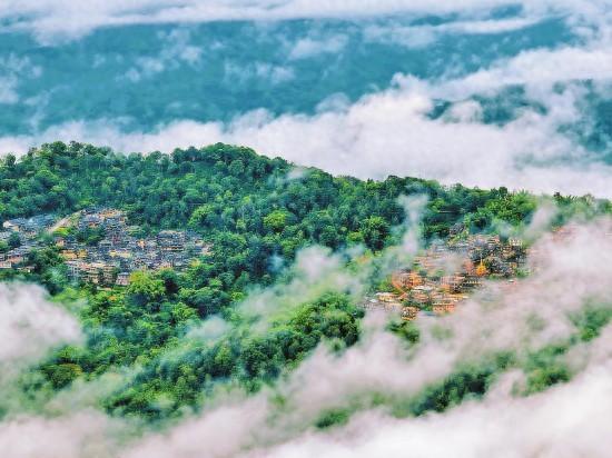 云蒸霞蔚景迈山