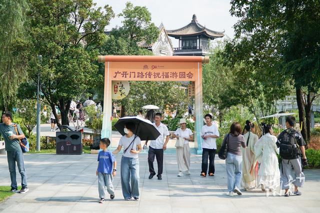 5万游客穿“粤”古今！广州市文化馆国庆打造沉浸式文旅新体验