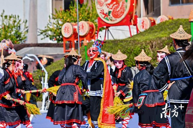 郁南禾楼舞又“出圈”，亮相2025广东省旅游文化节非遗巡游