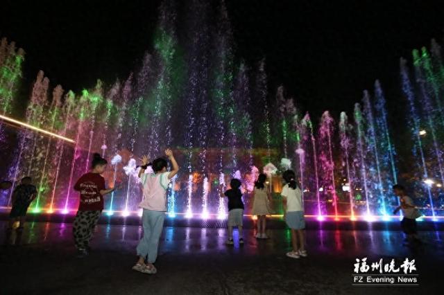 8天3.5万人次到访 夜游船政“带火”园区夜经济