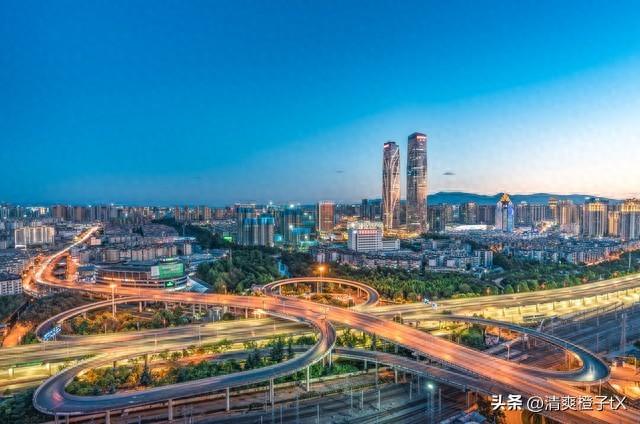 云南有什么城市（云南比较出名的城市有这些昆明曲靖丽江大理）