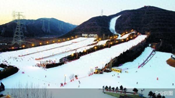 翻倍增长 “雪假”催热国内亲子冰雪游