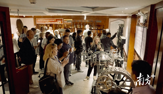 32名外籍媒体嘉宾走进“醉美阳东”，沉浸式感受刀剪漆艺的千年魅力