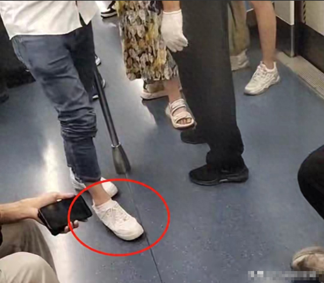 央视发声！地铁诬陷案二审开庭，被告女子再引众怒，当事人亮态度