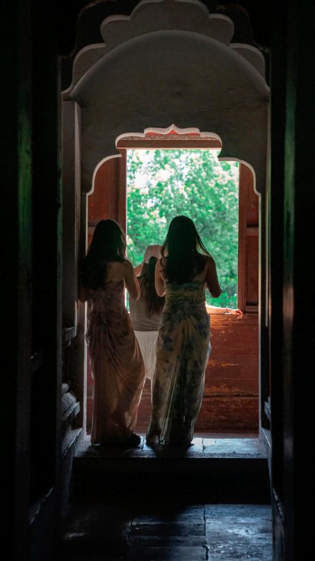杭州一景区突然刷屏，不少人做出这动作！最新提醒