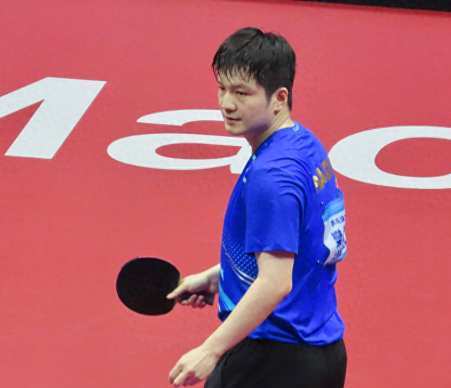 樊振东发力了！3-1逆转王楚钦，男团决赛白热化，上海扳平北京