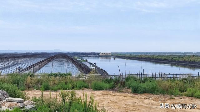青·红·黄三色岛传奇，青岛为什么不是绿的、紫的，而是集齐彩虹