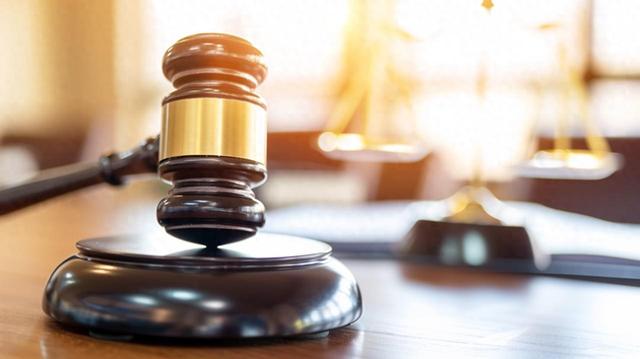 男子参加婚宴饮酒后死亡，家属起诉新郎新娘及酒店索赔238万元 二审改判：本人自担全责