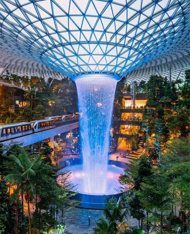 世界综合体建筑 | 新加坡星耀樟宜，令人一眼沦陷的视觉盛宴