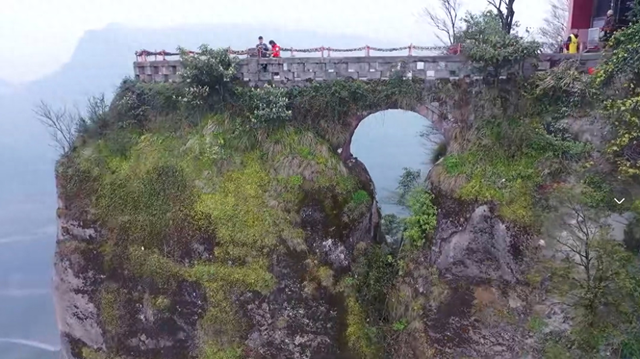 重庆大气的百年古寺，伴山而建雄伟壮观，风景绝美却不收门票