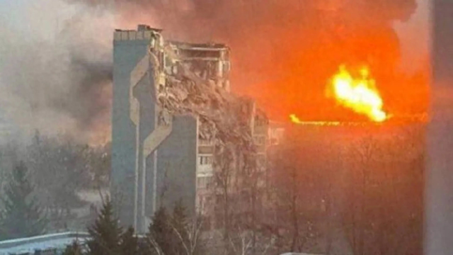 乌克兰全域遭空袭！476架无人机同步攻击，居民楼被炸致26死！