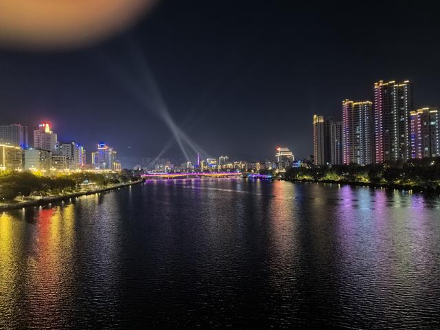 受不了，我们已终止假期提前回家啦