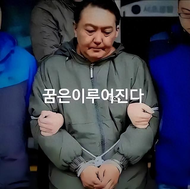 一听有机会出去，尹锡悦立马变脸，只要不被判死刑，他都愿意配合