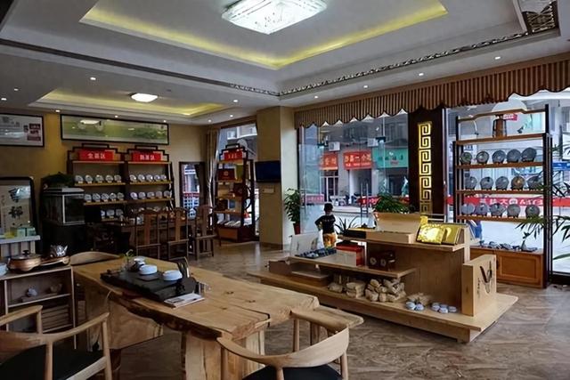 实体店纷纷倒闭，烟酒店却能日入斗金，小老板说：全靠这5点