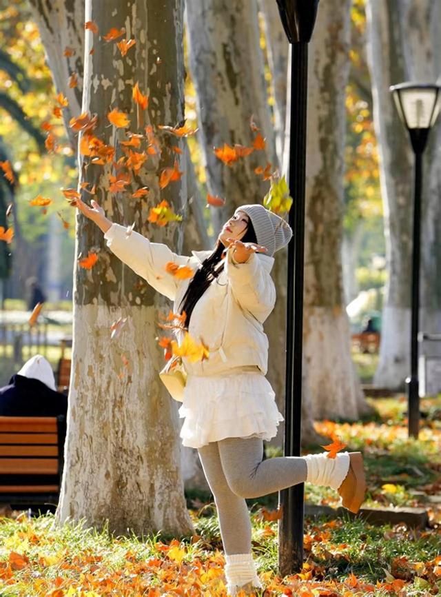 治愈！走进武汉这片金色童话，捧起落叶当花撒