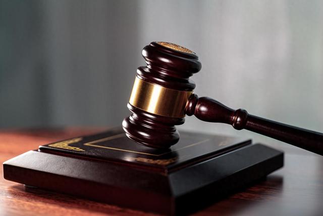 派出所所长身体不适换班后家中去世，人社局未认定工伤被起诉 法院判了