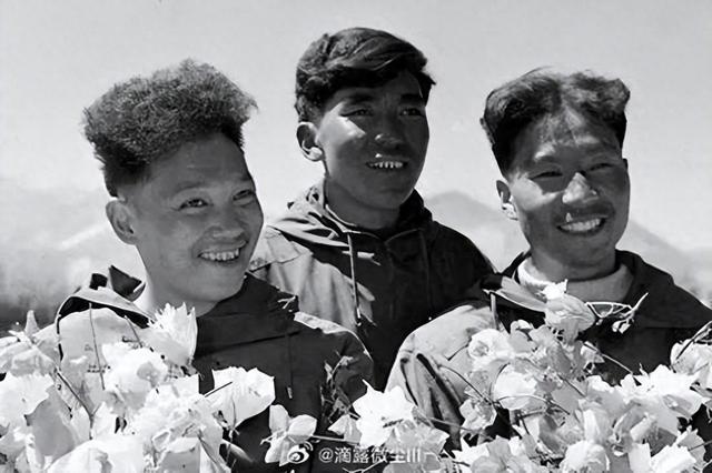 国旗插上珠峰，60年前靠命拼！中国品牌死磕技术，只为再无冻伤