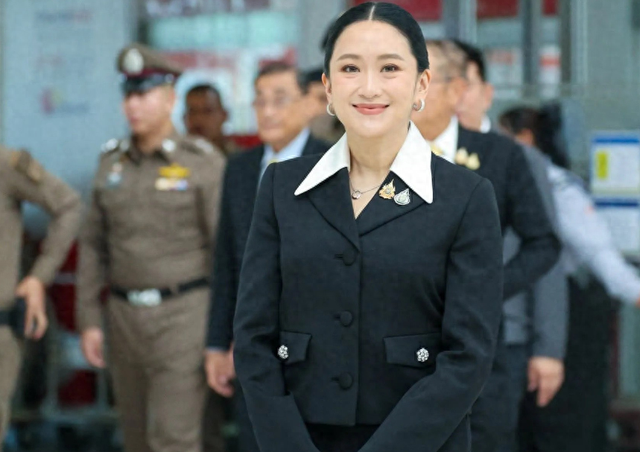泰法院将以5:4的结果，恢复佩通坦总理职务？泰王、军方开了后门